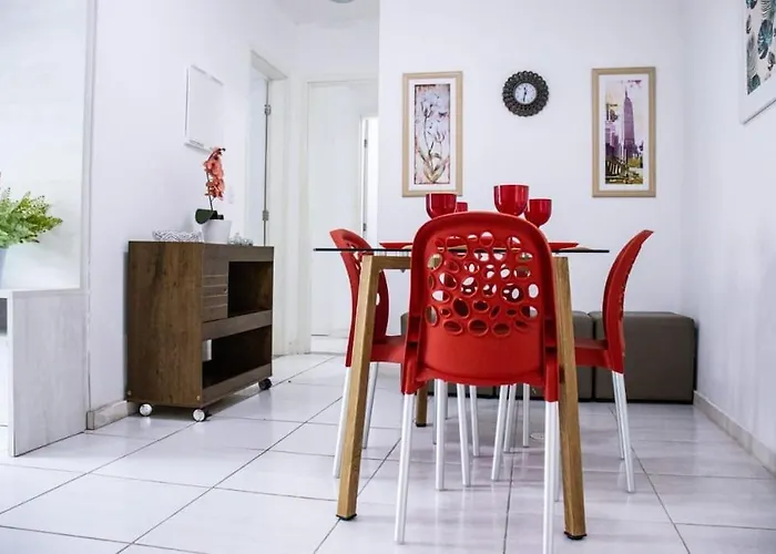 Em Condominio Com Piscinas