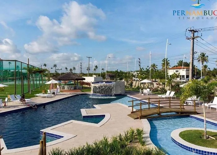 Em Condominio Com Piscinas